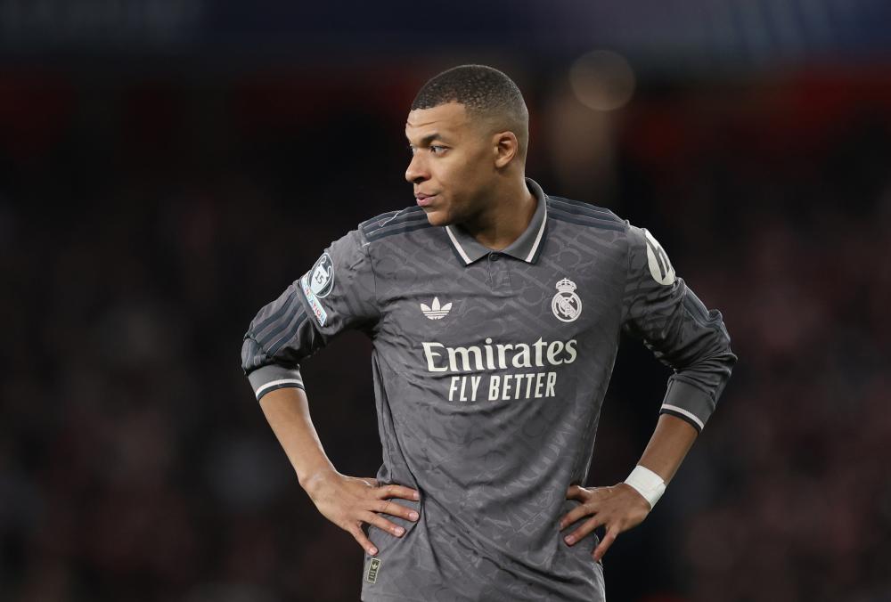 出了他卓越 出了他卓越